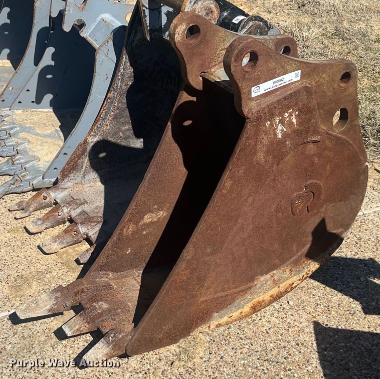 image for item EI0692 Excavator bucket