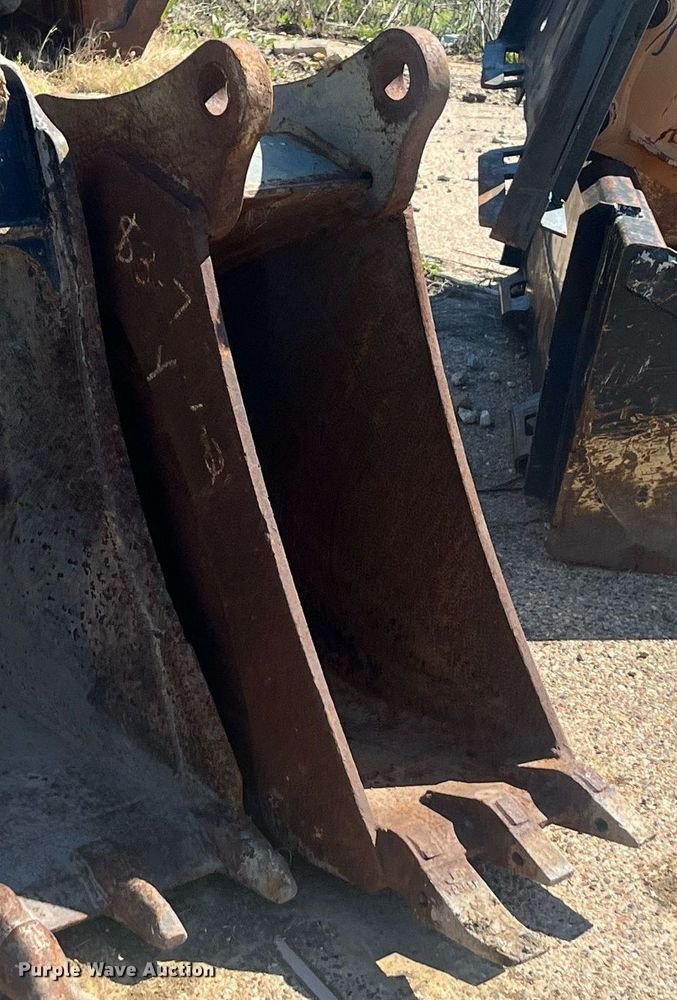 image for item EI0692 Excavator bucket