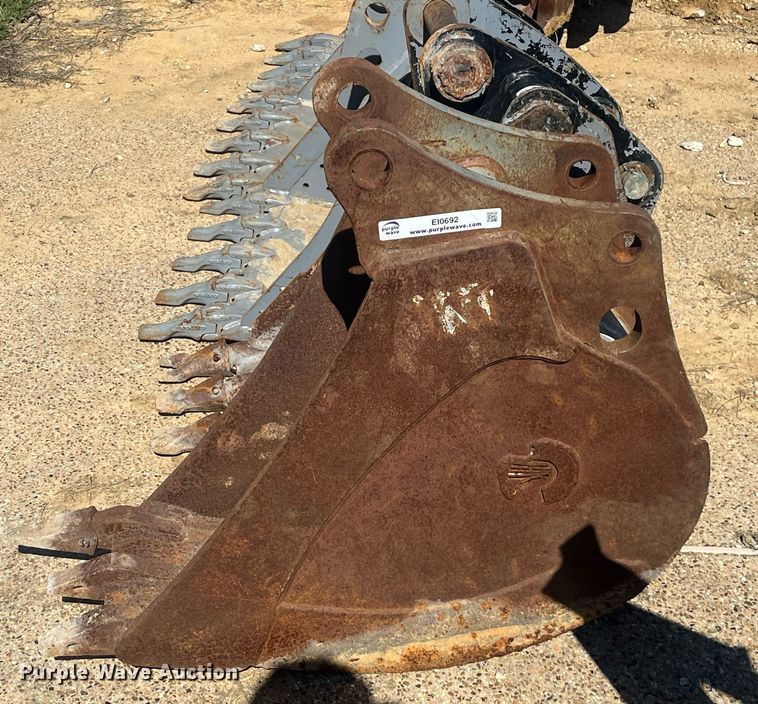 image for item EI0692 Excavator bucket