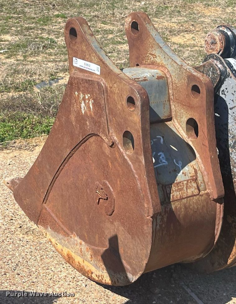 image for item EI0692 Excavator bucket