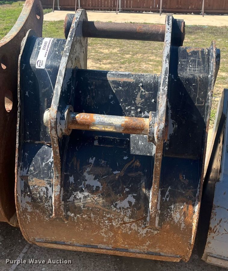 image for item EI0693 Excavator bucket