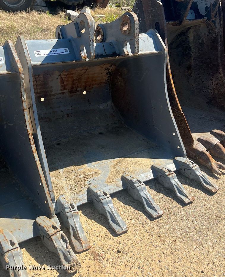 image for item EI0694 Excavator bucket