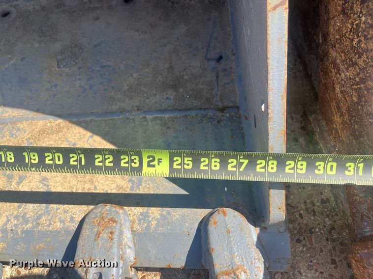image for item EI0694 Excavator bucket