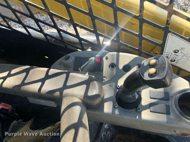 image for item EI0695 Yanmar T210 tracked skid steer loader