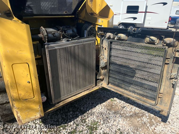 image for item EI0695 Yanmar T210 tracked skid steer loader