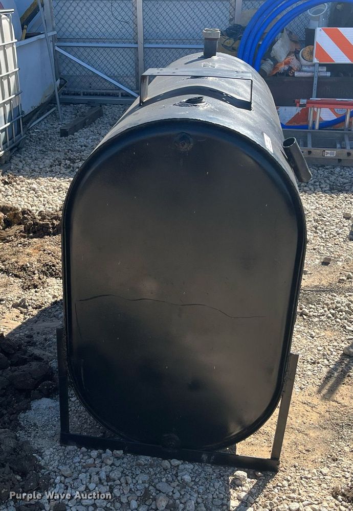 image for item EI0696 Fuel tank