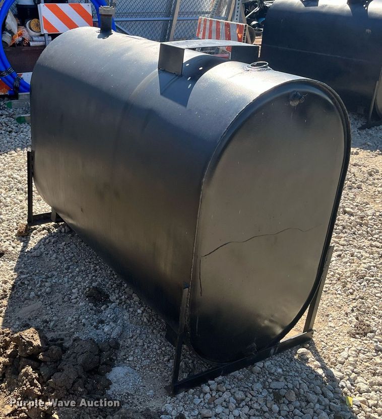 image for item EI0696 Fuel tank