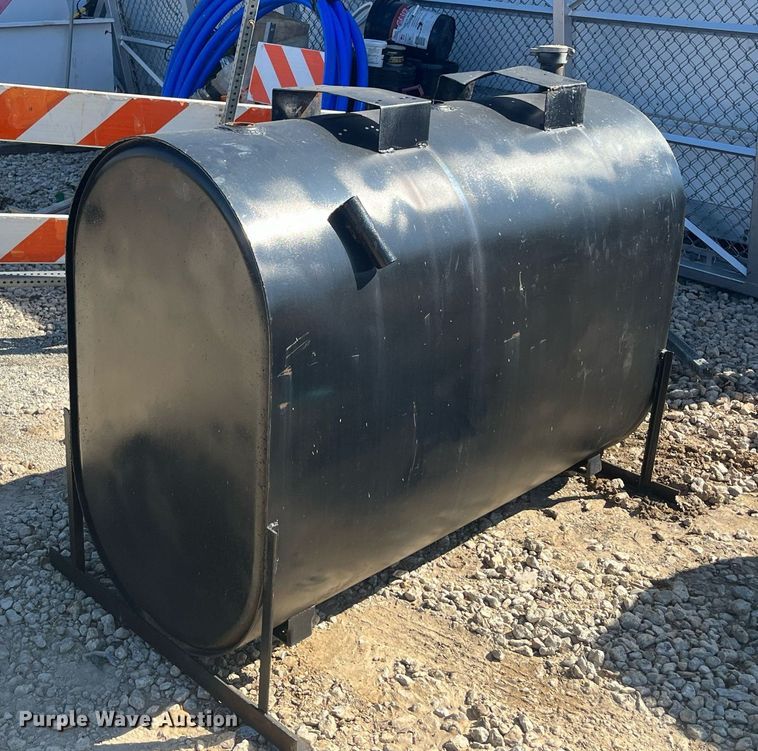 image for item EI0697 Fuel tank