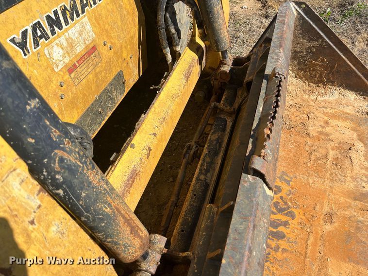 image for item EI0698 Yanmar S220R skid steer loader