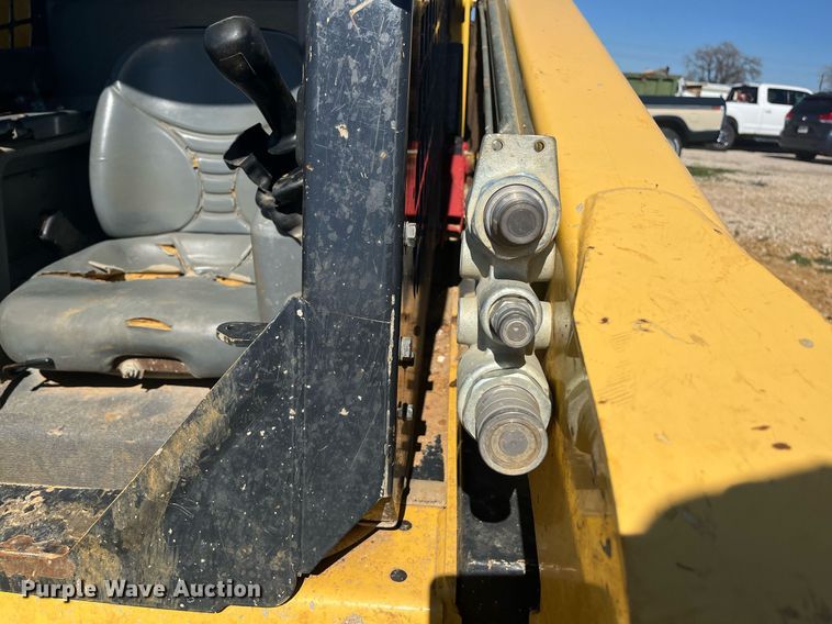 image for item EI0698 Yanmar S220R skid steer loader