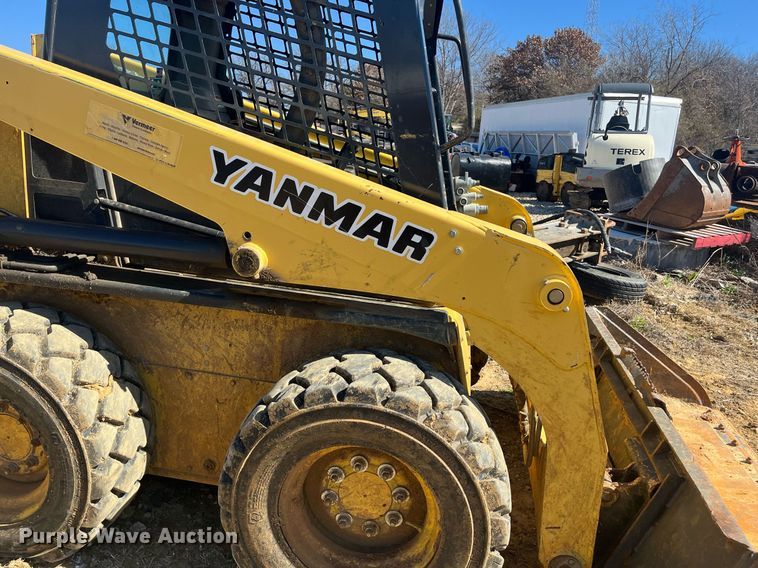 image for item EI0698 Yanmar S220R skid steer loader