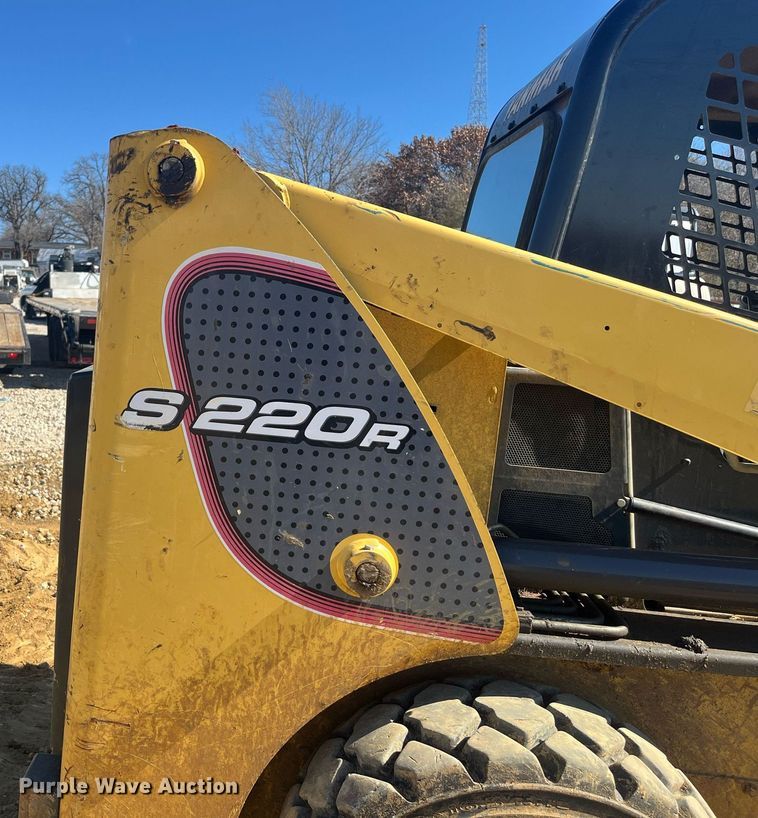 image for item EI0698 Yanmar S220R skid steer loader