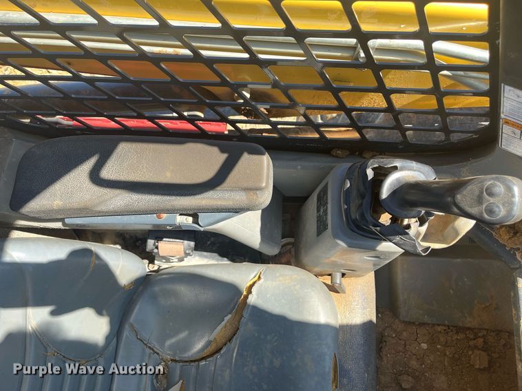 image for item EI0698 Yanmar S220R skid steer loader