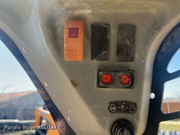 image for item EI0698 Yanmar S220R skid steer loader