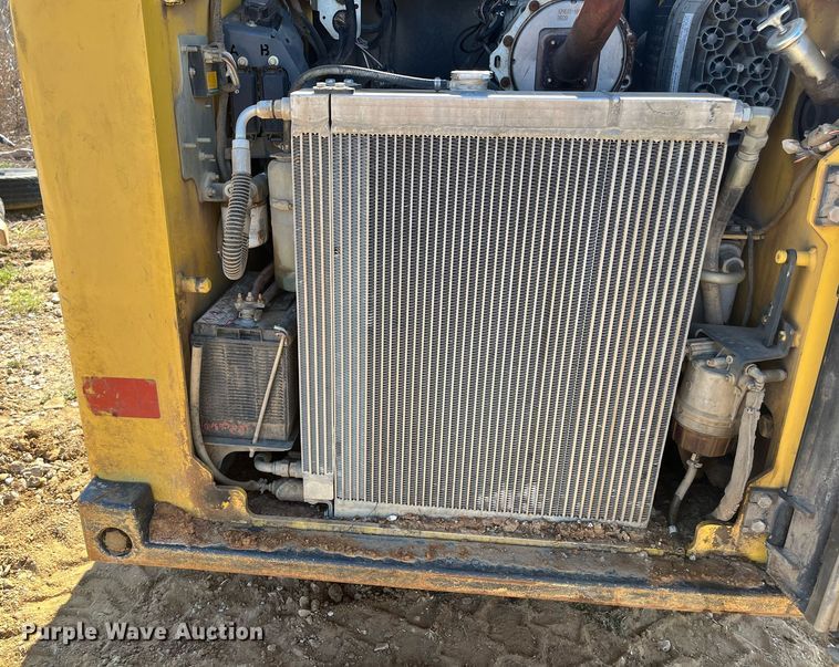 image for item EI0698 Yanmar S220R skid steer loader