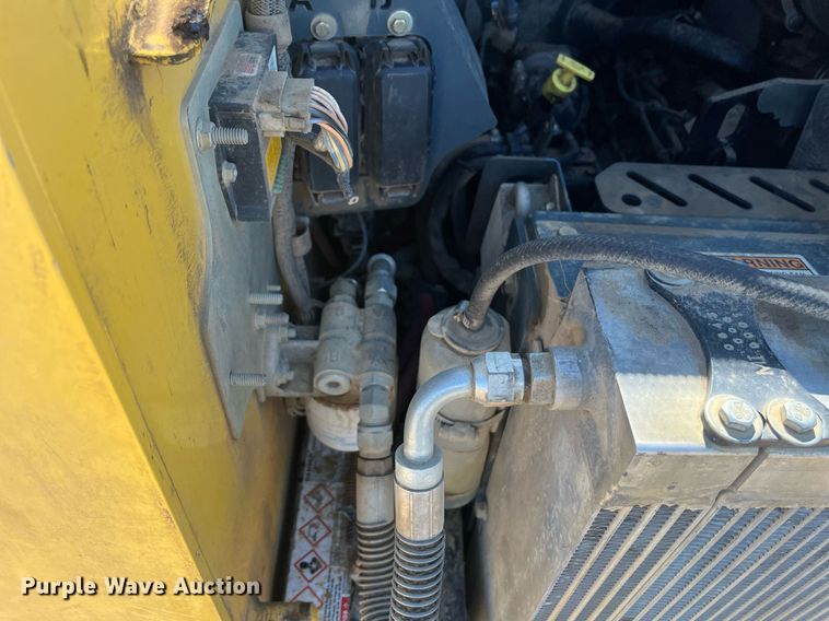 image for item EI0698 Yanmar S220R skid steer loader