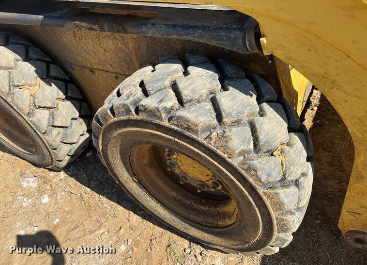 image for item EI0698 Yanmar S220R skid steer loader