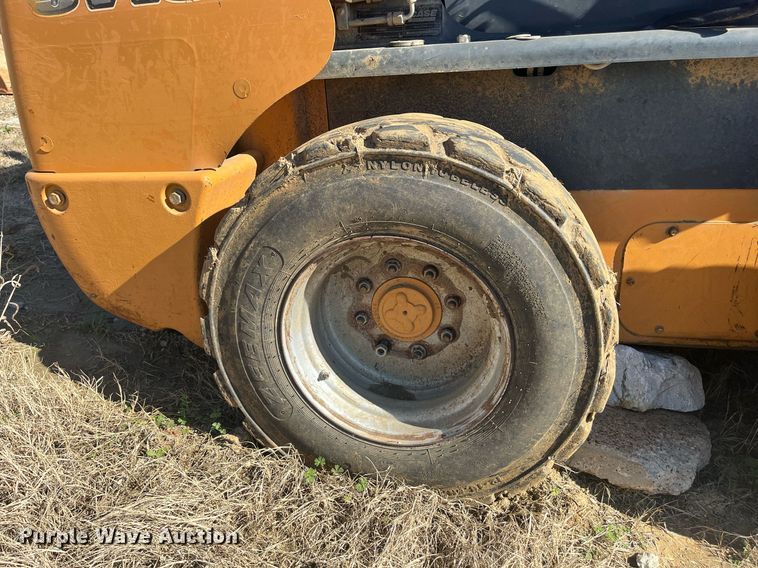 image for item EI0699 2014 Case SV185 skid steer loader