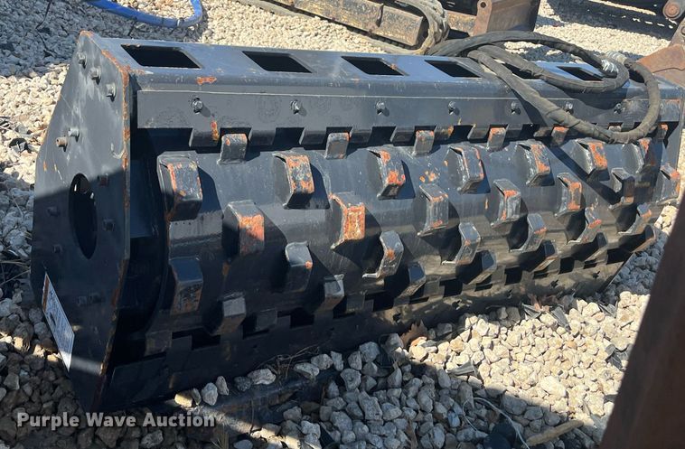 image for item EI0700 Landhonor skid steer padded vibratory roller