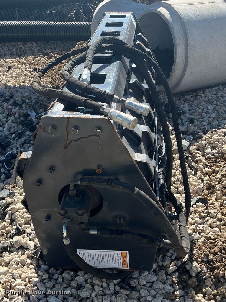 image for item EI0700 Landhonor skid steer padded vibratory roller