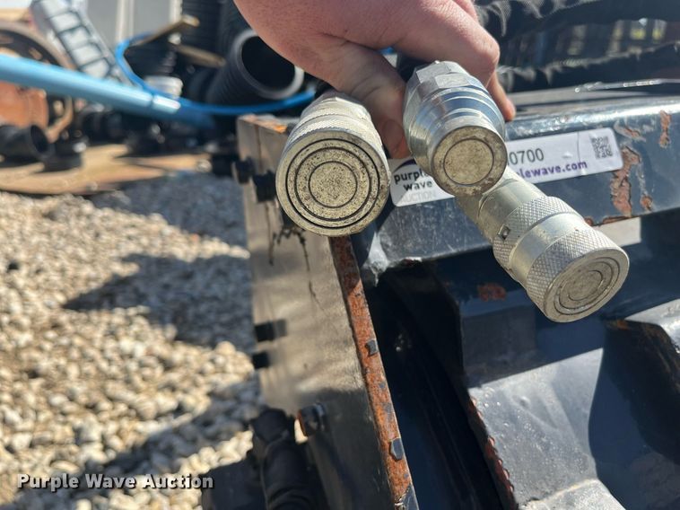 image for item EI0700 Landhonor skid steer padded vibratory roller