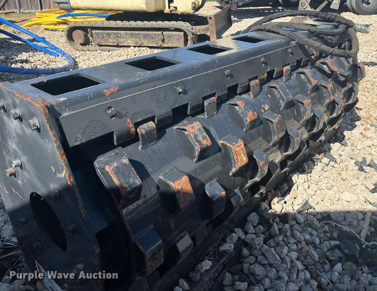 image for item EI0700 Landhonor skid steer padded vibratory roller