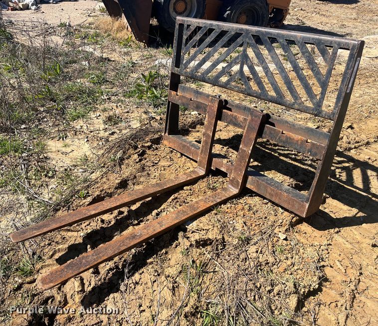 image for item EI0701 Skid steer forks