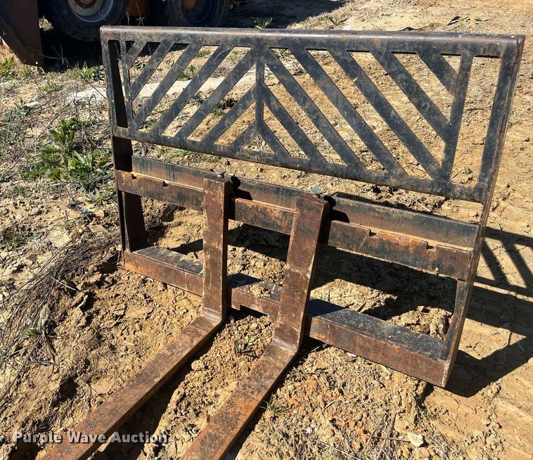 image for item EI0701 Skid steer forks