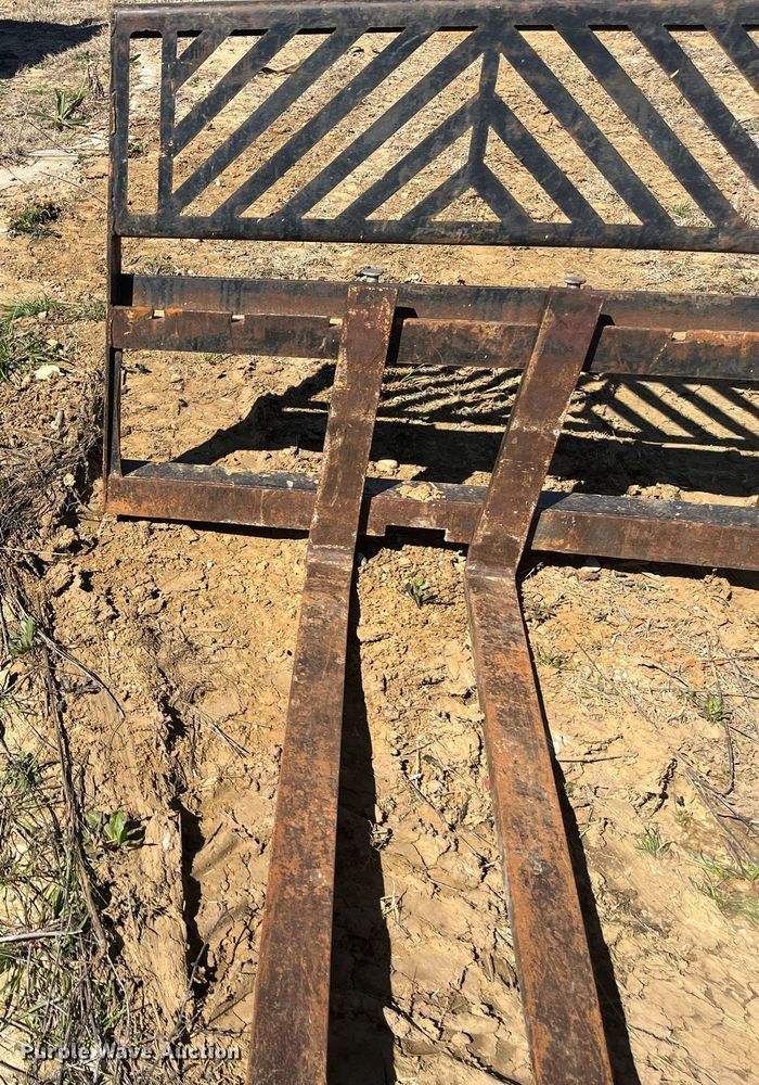 image for item EI0701 Skid steer forks