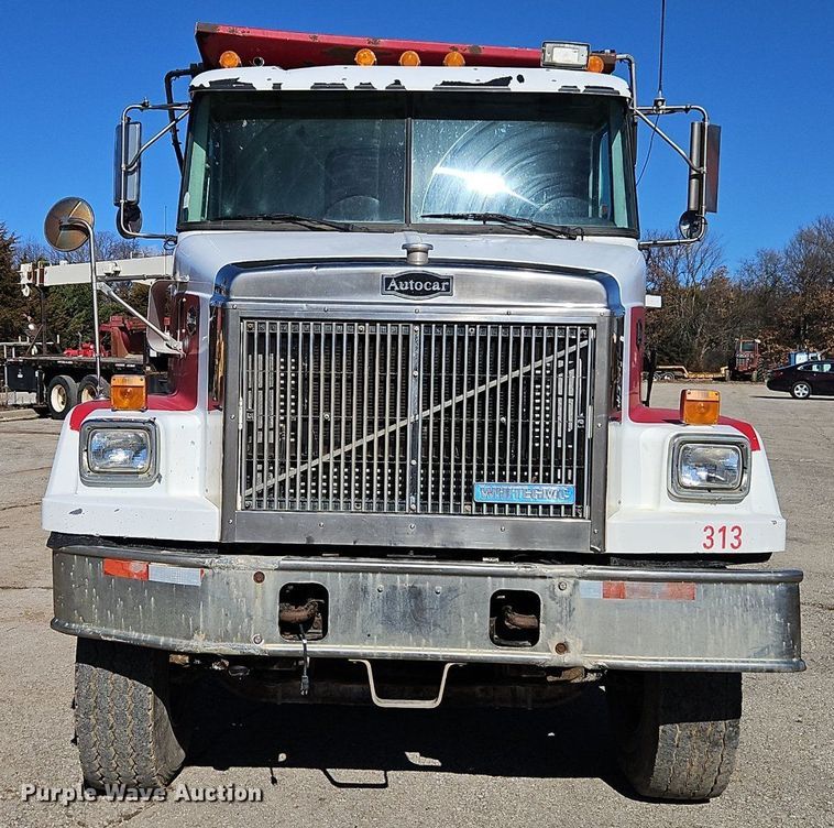 image for item EI3524 1995 Volvo Autocar dump truck