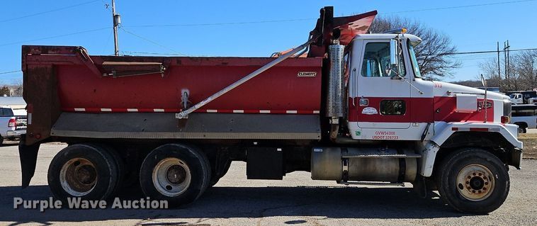 image for item EI3524 1995 Volvo Autocar dump truck