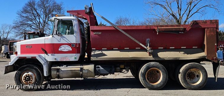 image for item EI3524 1995 Volvo Autocar dump truck