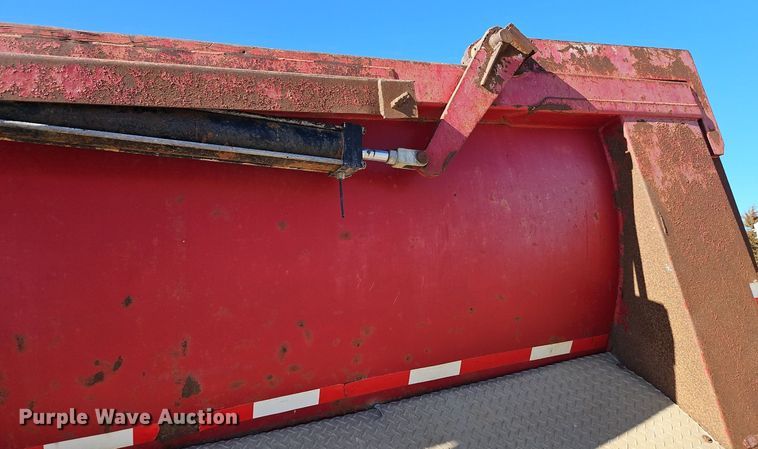 image for item EI3524 1995 Volvo Autocar dump truck