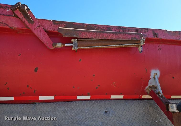 image for item EI3524 1995 Volvo Autocar dump truck