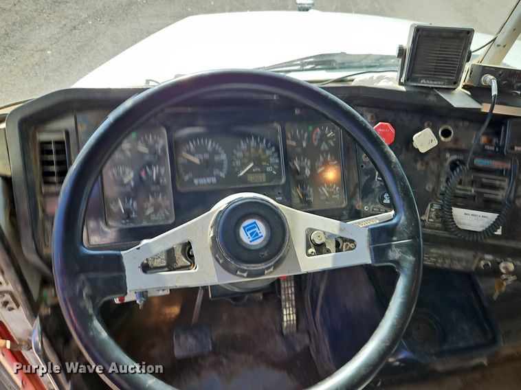 image for item EI3524 1995 Volvo Autocar dump truck