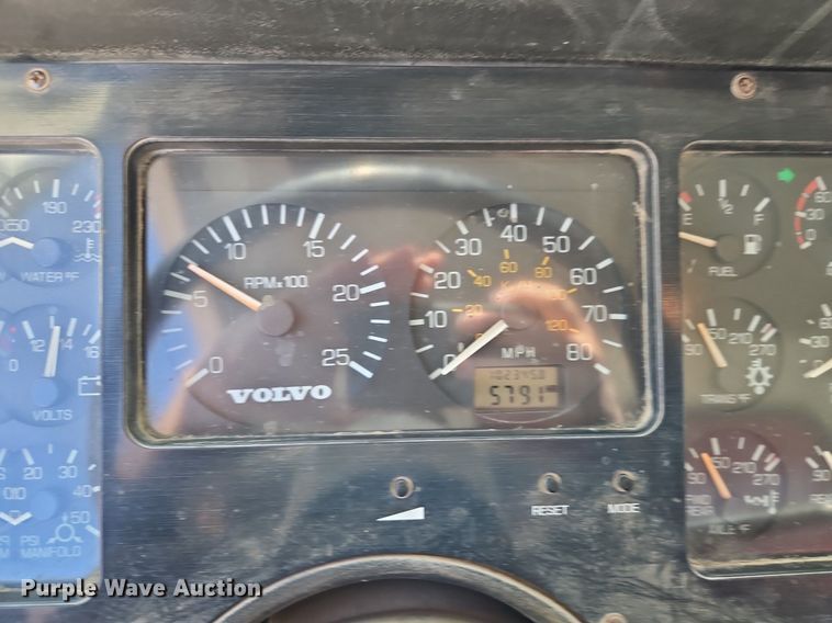 image for item EI3524 1995 Volvo Autocar dump truck