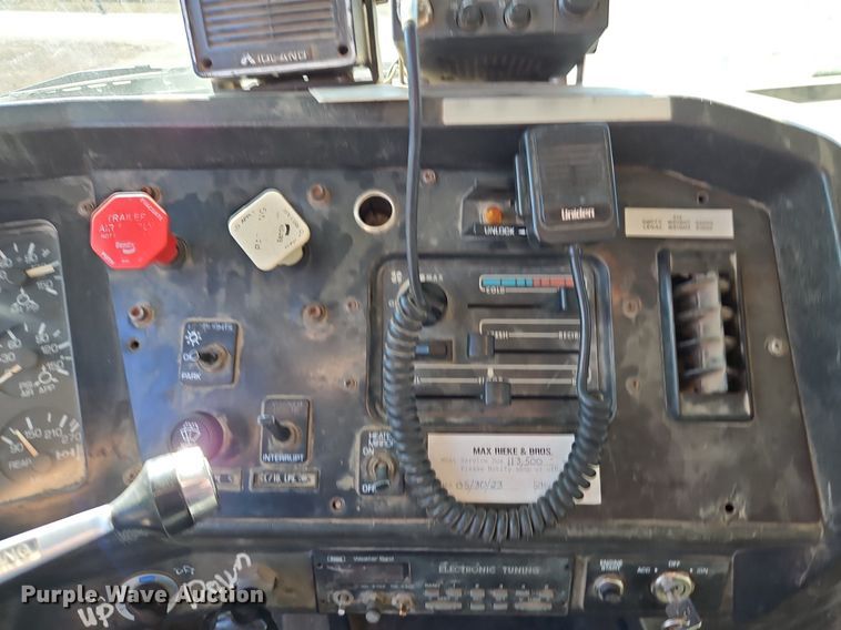 image for item EI3524 1995 Volvo Autocar dump truck