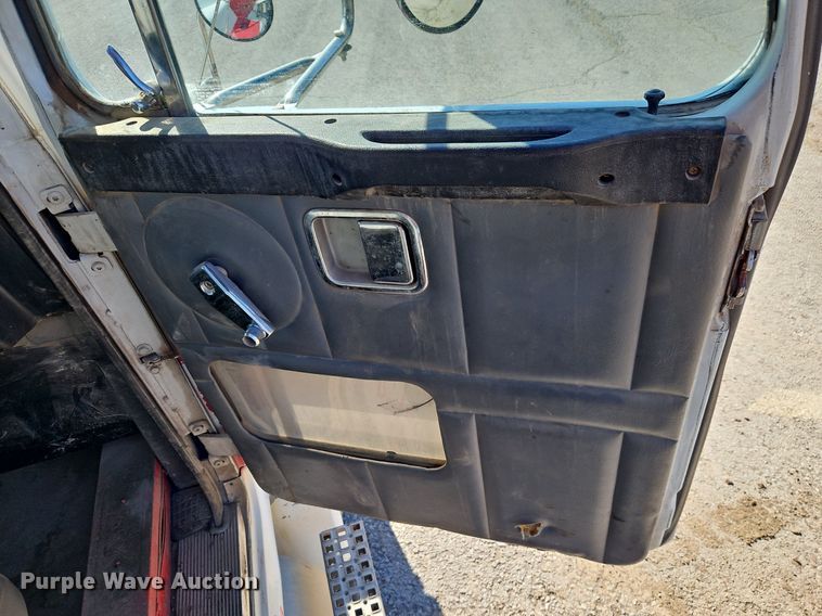 image for item EI3524 1995 Volvo Autocar dump truck