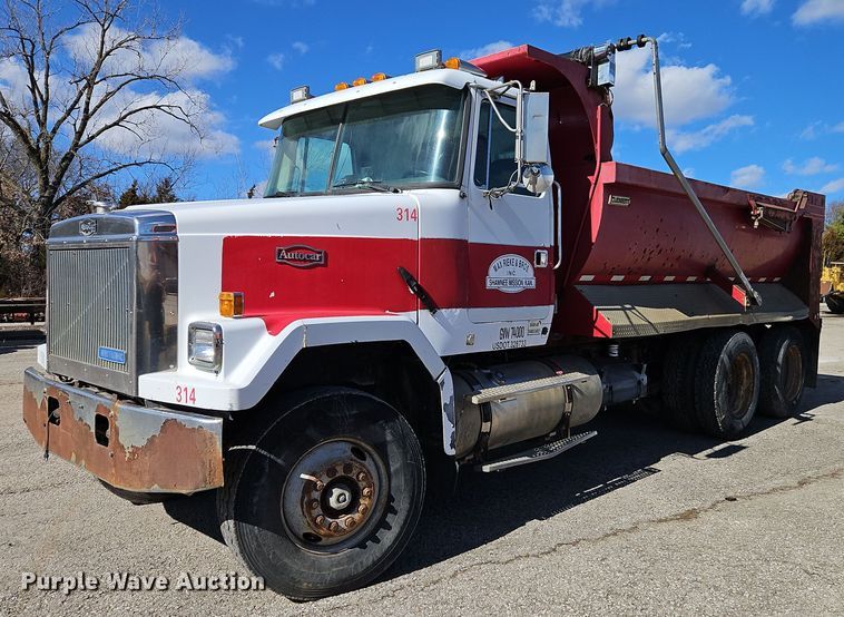 image for item EI3526 1995 Volvo Autocar dump truck