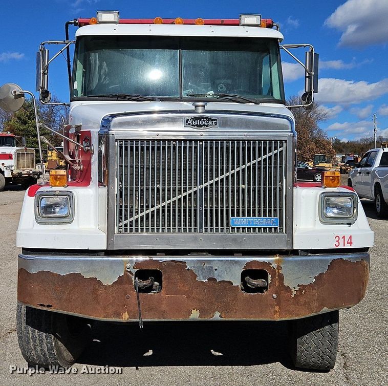 image for item EI3526 1995 Volvo Autocar dump truck
