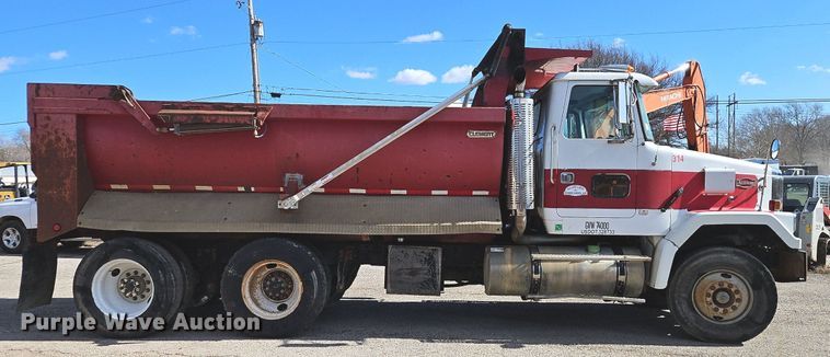 image for item EI3526 1995 Volvo Autocar dump truck