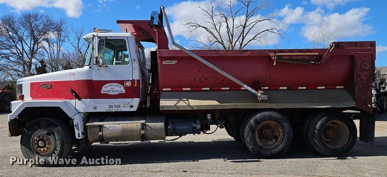 image for item EI3526 1995 Volvo Autocar dump truck