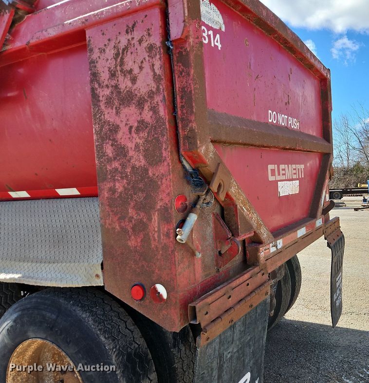 image for item EI3526 1995 Volvo Autocar dump truck