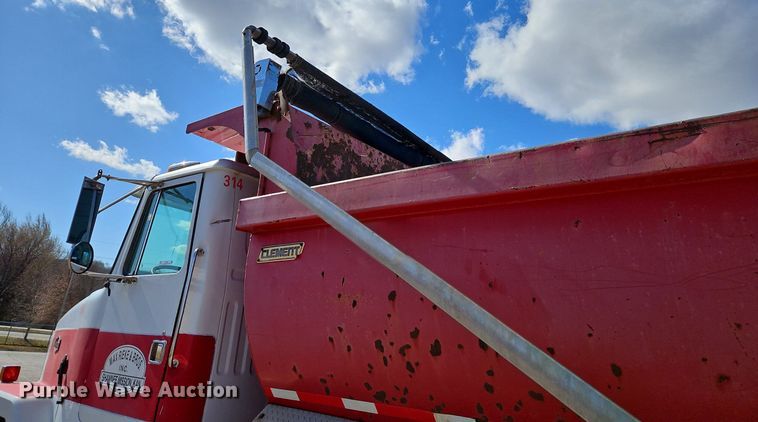 image for item EI3526 1995 Volvo Autocar dump truck