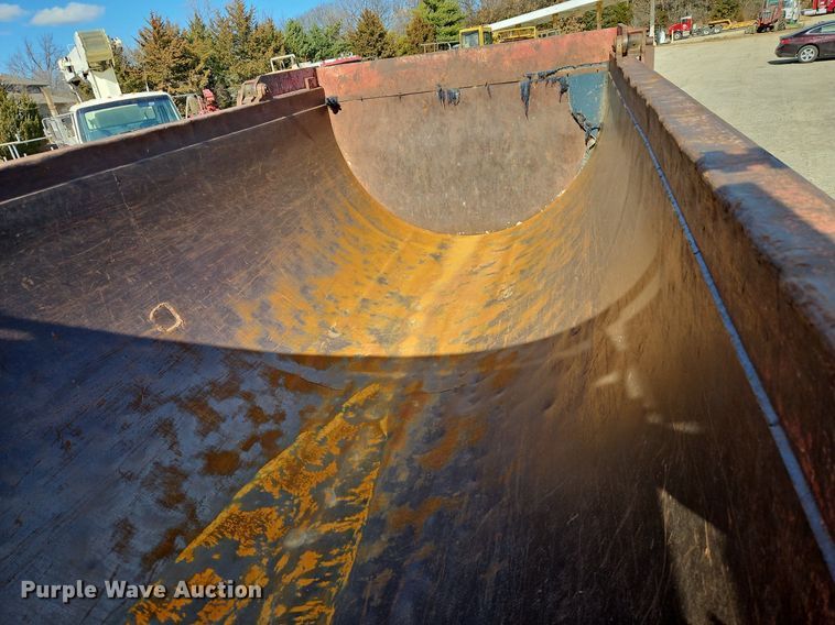 image for item EI3526 1995 Volvo Autocar dump truck