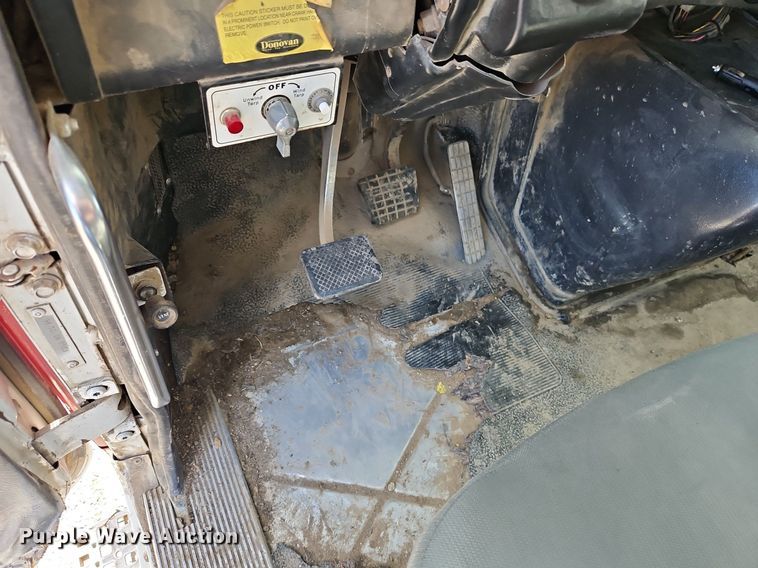 image for item EI3526 1995 Volvo Autocar dump truck