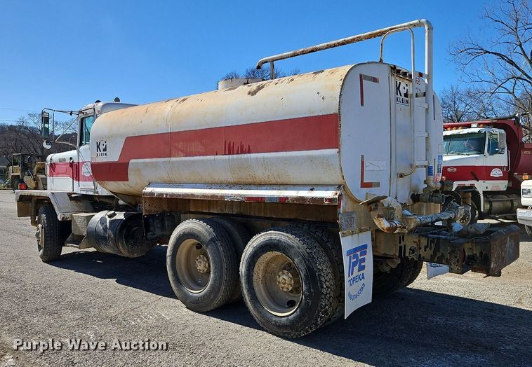 image for item EI3527 1974 Kenworth  water truck