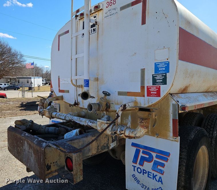 image for item EI3527 1974 Kenworth  water truck