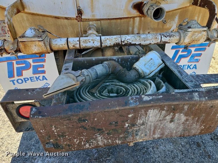 image for item EI3527 1974 Kenworth  water truck