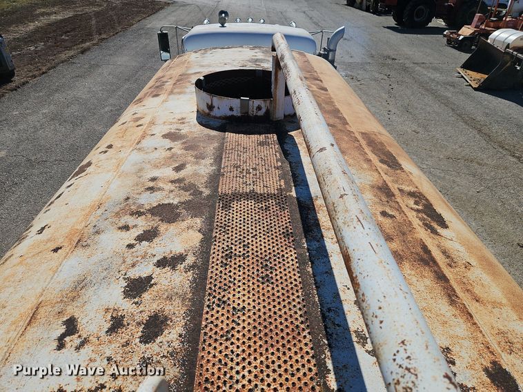 image for item EI3527 1974 Kenworth  water truck